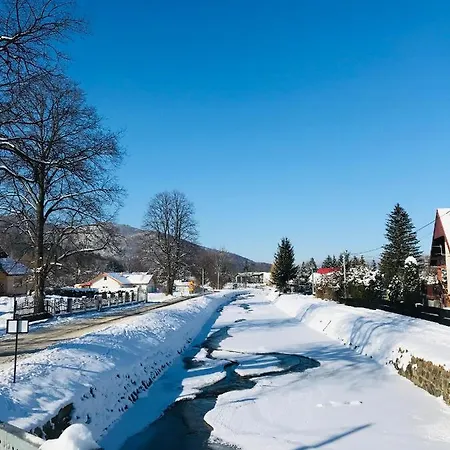 Chatka Czarny Bocian W Podgorzynie Exterior photo